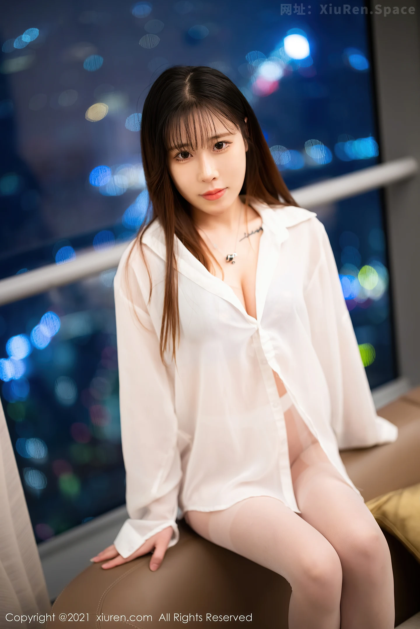 图片[2]-[XiuRen秀人网]VOL.3832 新人模特甜熙Dora私房经典白衬衫配超薄无内肉丝裤袜诱惑写真58P-秀人网官方网站